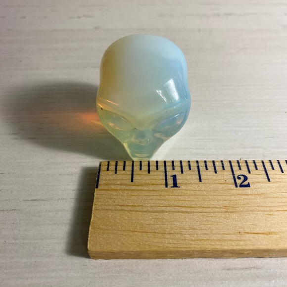 Opalite alien head crystal - Picture 3 of 7
